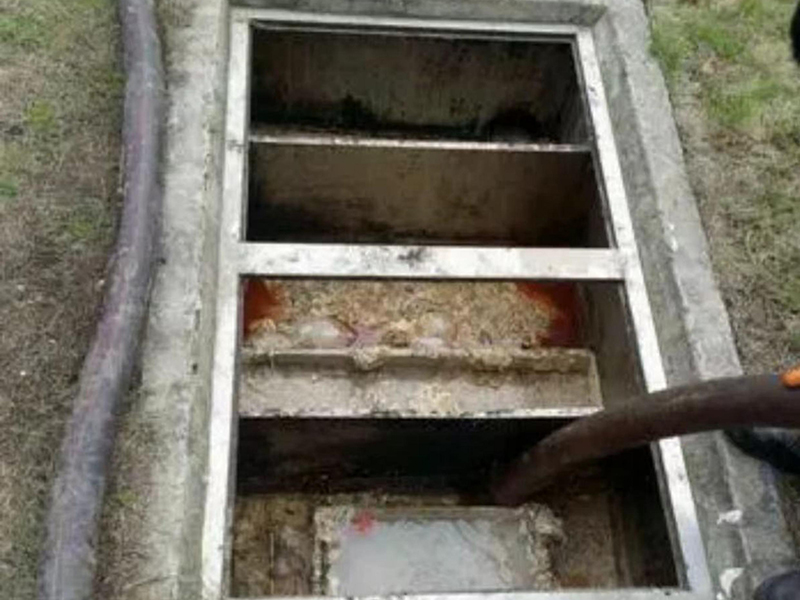 哈巴河隔油池清理