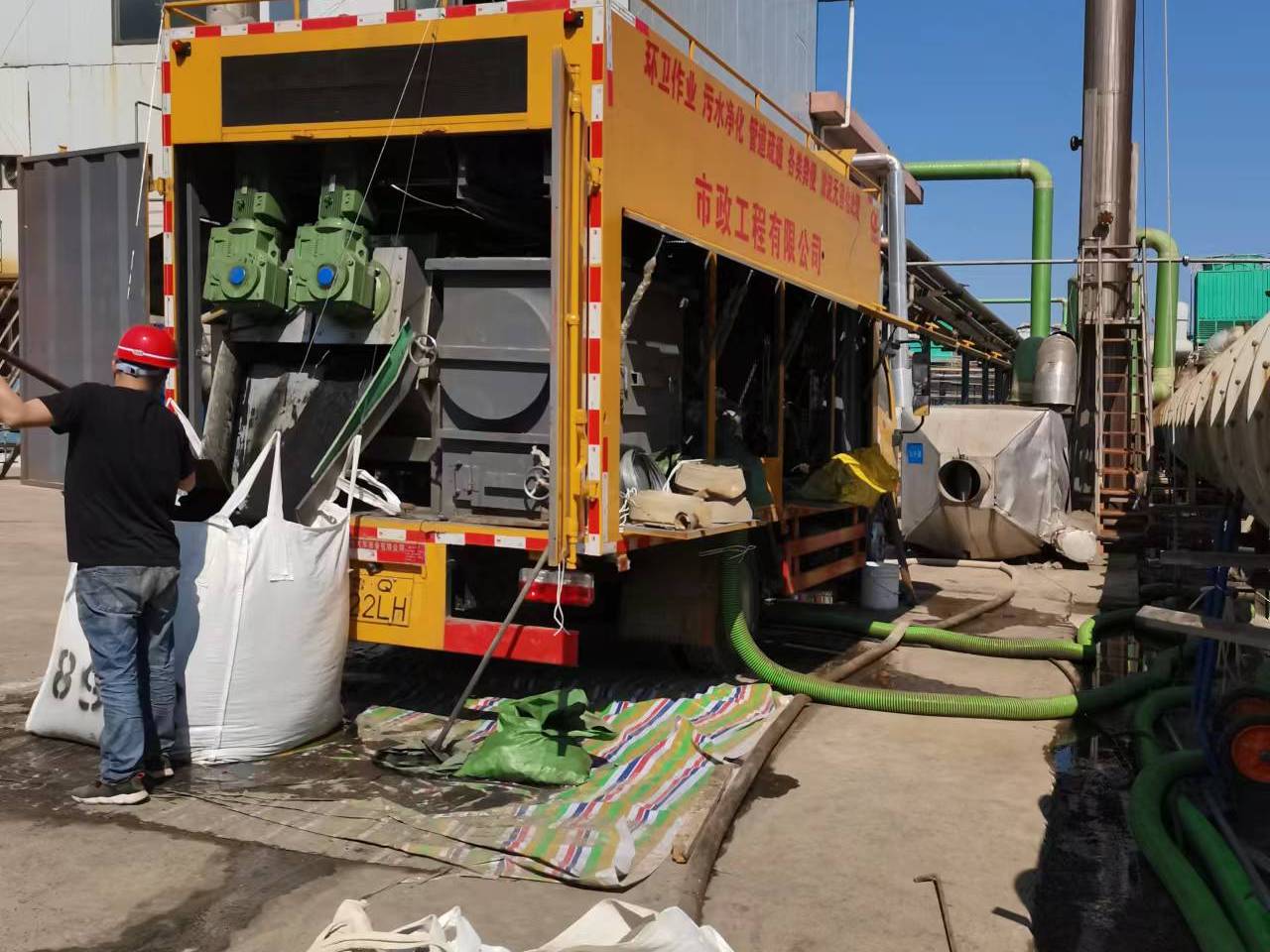 哈巴河淤泥压干处理