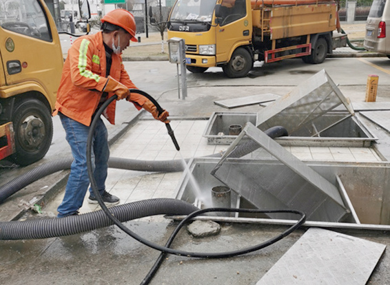 哈巴河隔油池清理